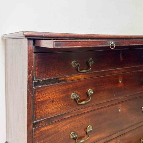 GEORGIAN MAHOGANY BACHELORS CHEST OF DRAWERS - ADDITIONAL PHOTO 13