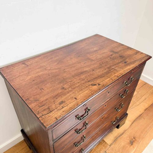 GEORGIAN MAHOGANY BACHELORS CHEST OF DRAWERS - ADDITIONAL PHOTO 21