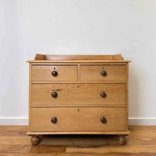 antique pine chest of drawers with bun feet - CATEGORY: ANTIQUE CHEST OF DRAWERS - DATED VICTORIAN