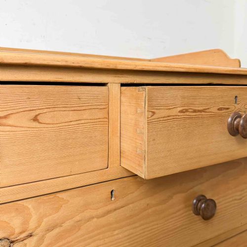 ANTIQUE PINE CHEST OF DRAWERS WITH BUN FEET - ADDITIONAL PHOTO 5
