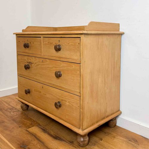 ANTIQUE PINE CHEST OF DRAWERS WITH BUN FEET - ADDITIONAL PHOTO 9