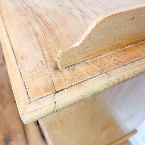 ANTIQUE PINE CHEST OF DRAWERS WITH BUN FEET - ADDITIONAL PHOTO 10
