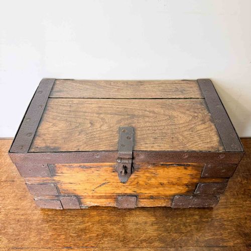 ANTIQUE ELM AND PINE IRON BOUND STRONGBOX - ADDITIONAL PHOTO 2