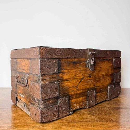 ANTIQUE ELM AND PINE IRON BOUND STRONGBOX - ADDITIONAL PHOTO 3