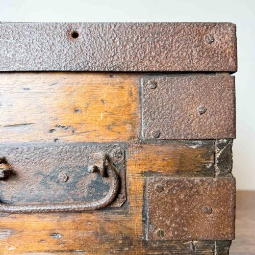 ANTIQUE ELM AND PINE IRON BOUND STRONGBOX - ADDITIONAL PHOTO 6