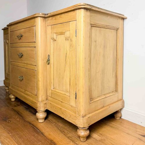 ANTIQUE PINE BREAKFRONT SIDEBOARD - ADDITIONAL PHOTO 8