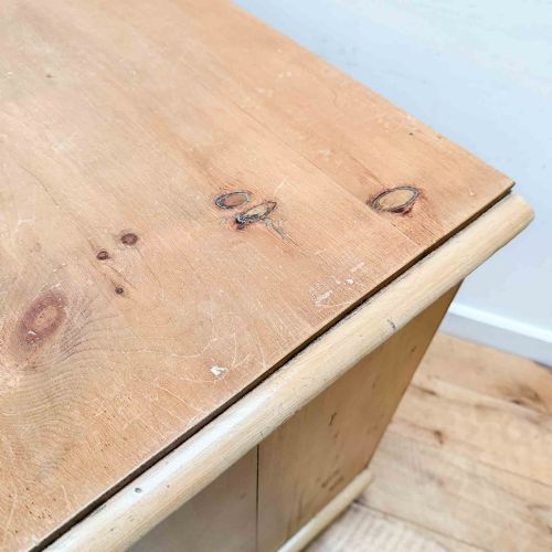 ANTIQUE PINE CHEST OF DRAWERS WITH ROUNDED CORNERS - ADDITIONAL PHOTO 4