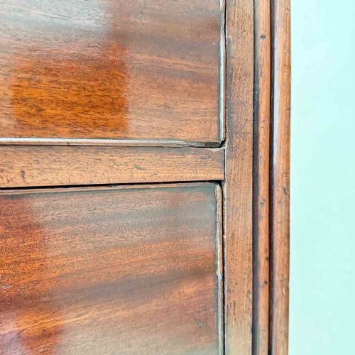 ANTIQUE MAHOGANY CHEST OF DRAWERS WITH FLORAL INLAY DETAILS - ADDITIONAL PHOTO 11
