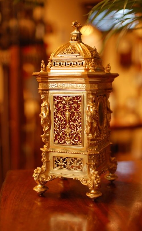 ORMOLU PARISIAN MANTEL CLOCK - ADDITIONAL PHOTO 2
