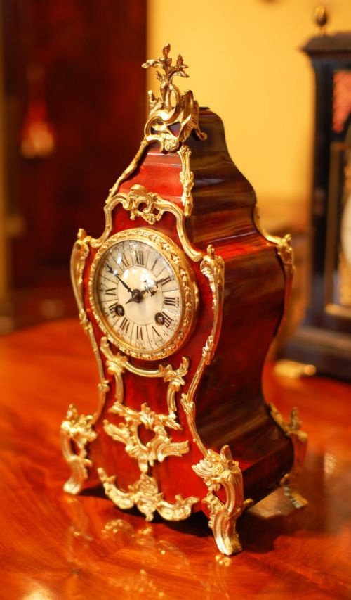 FRENCH ORMOLU RED SHELL MANTEL CLOCK - ADDITIONAL PHOTO 5
