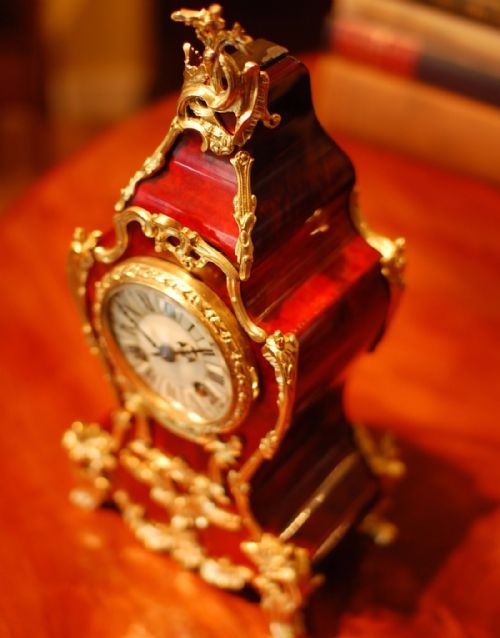 FRENCH ORMOLU RED SHELL MANTEL CLOCK - ADDITIONAL PHOTO 6