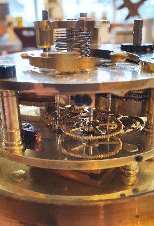 A FINE MARINE CHRONOMETER FRENCH OF THE ROYAL EXCHANGE - ADDITIONAL PHOTO 4