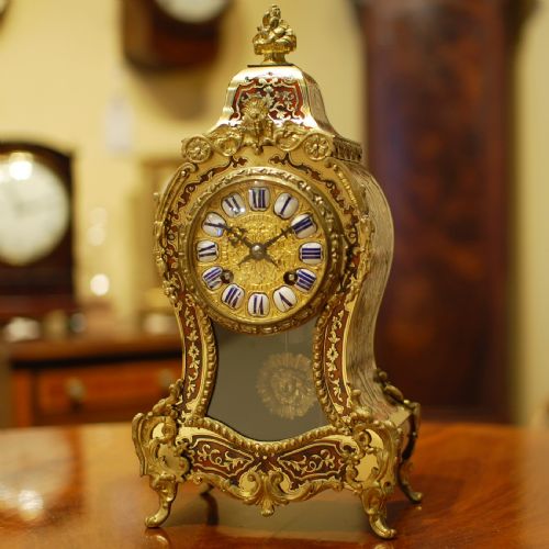 CLASSIC PARISIAN BOULLE MANTEL CLOCK WITH RARE BRACKET - ADDITIONAL PHOTO 2