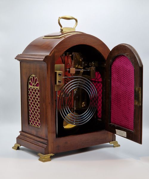GOOD STRIKING BRACKET CLOCK - ADDITIONAL PHOTO 4