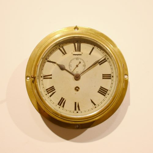 british ship's clock - CATEGORY: ANTIQUE CLOCKS - DATED 1950