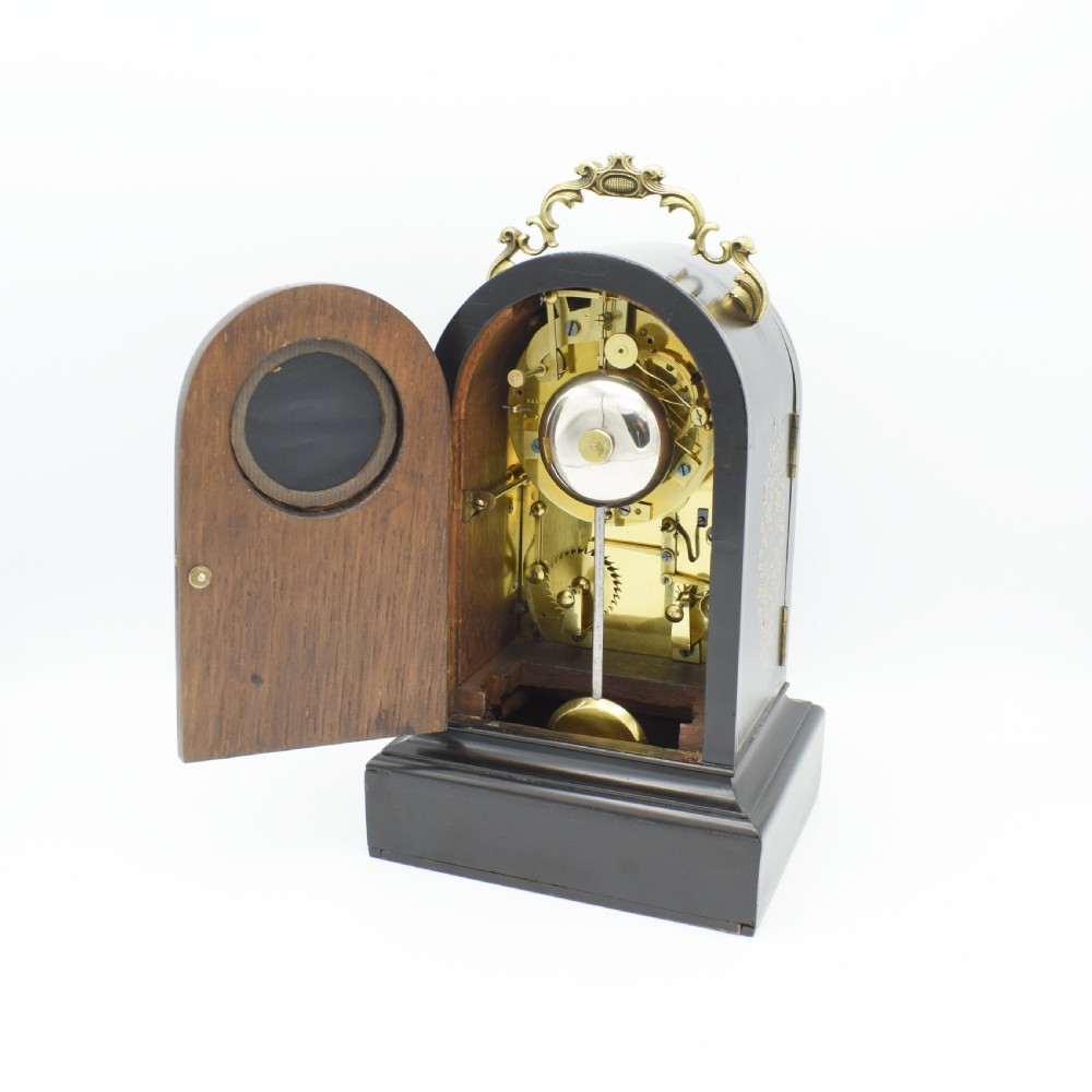 Valogne a Paris Mantel clock View V