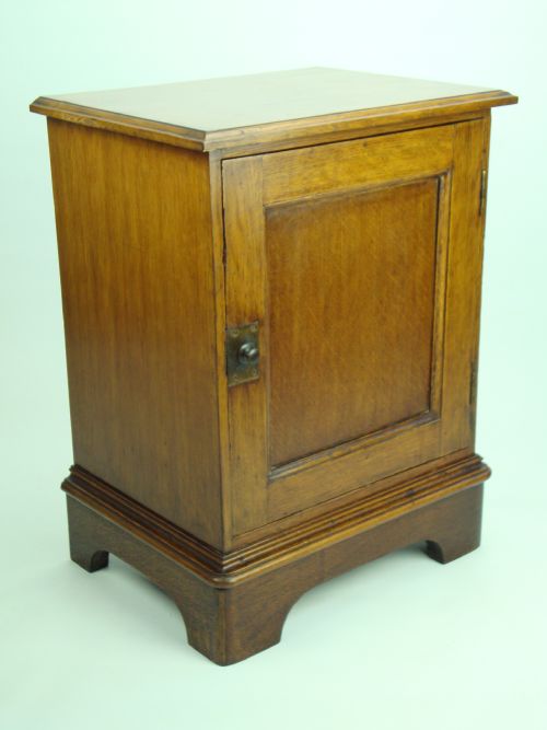 fig 1. Antique Edwardian Small Oak Bedside Cabinet