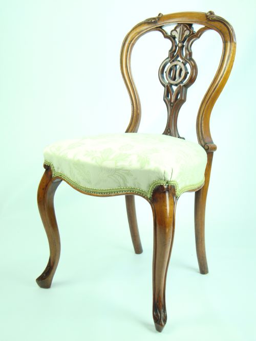 Antique Victorian Walnut Balloon Back Chair
