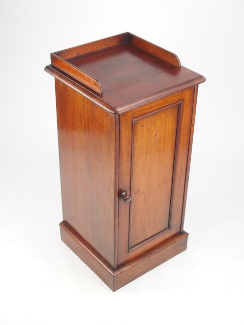 fig 2. Antique Victorian Bedside Cabinet by Hindley & Son with