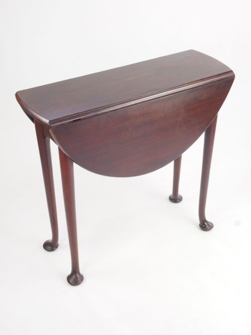 Small Early George III Mahogany Drop Leaf Table - Gate Leg Table