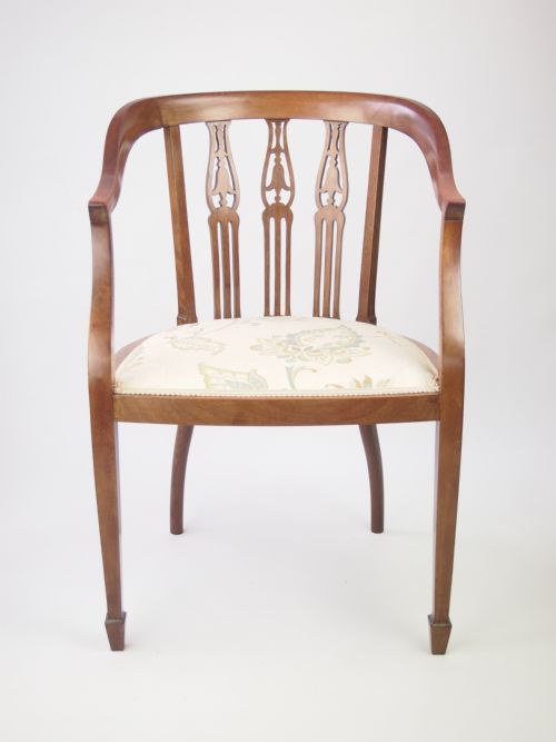 Antique Edwardian Mahogany Tub Chair
