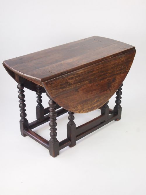 18th Century Oak Gate Leg Dining Table / Drop Leaf Kitchen Table