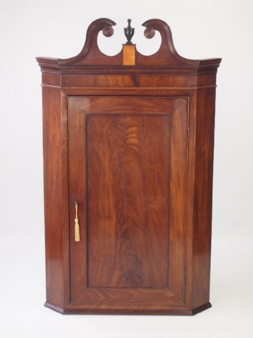 Georgian Mahogany Hanging Corner Cupboard