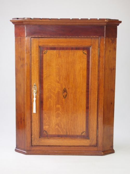 Georgian Oak Corner Cupboard with Shell Inlay