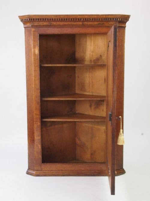 fig 1. Georgian Oak Hanging Corner Cupboard
