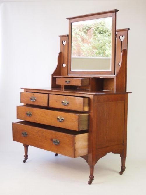 fig 1. Edwardian Arts & Crafts Oak Dressing Table