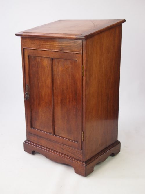 Small Edwardian Mahogany Clerks Desk or Davenport