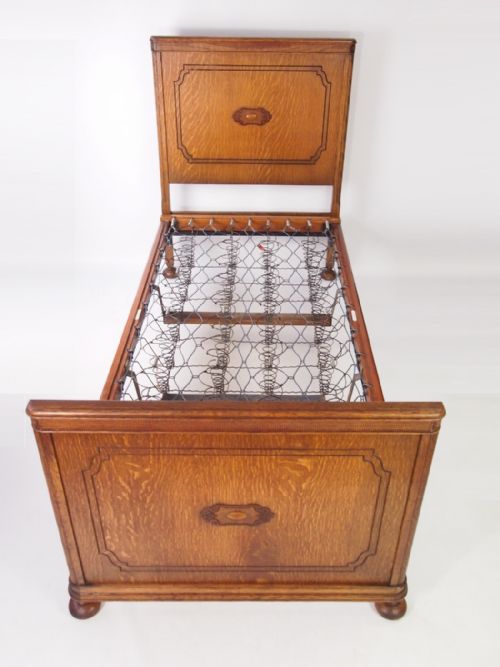 fig 1. Pair of Single Oak Beds with Bases