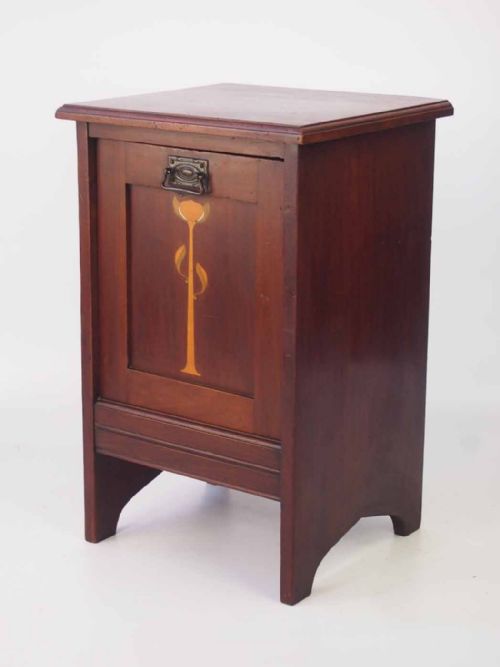 Edwardian Arts & Crafts Coal Purdonium or Log Bin