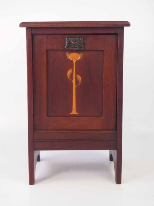 fig 1. Edwardian Arts & Crafts Coal Purdonium or Log Bin