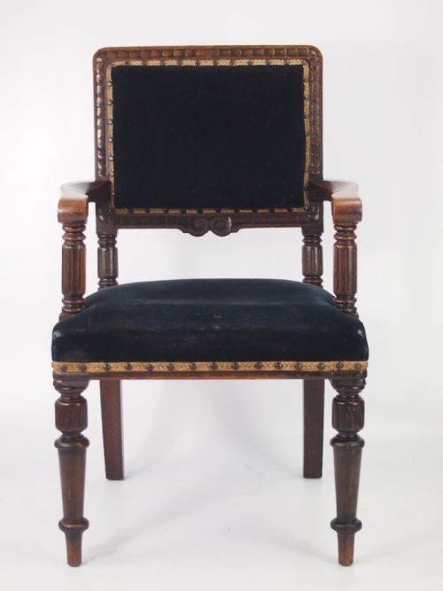 fig 1. Gentlemans Edwardian Oak Armchair