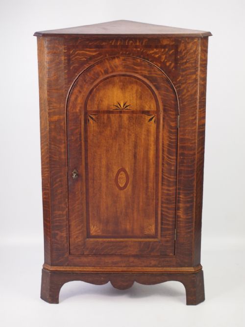 Georgian Oak Floor Standing Corner Cupboard