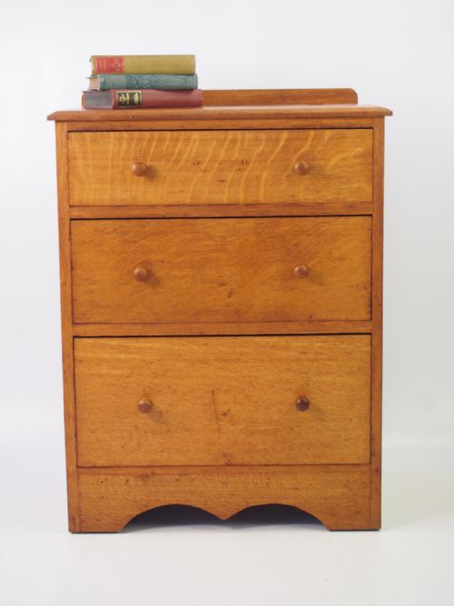 fig 1. Small Edwardian Oak Chest of Drawers