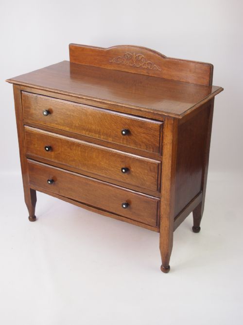 fig 1. Small Oak Chest of Drawers