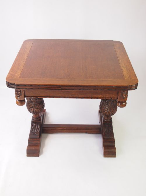 fig 1. Oak Extending Draw Leaf Dining Table
