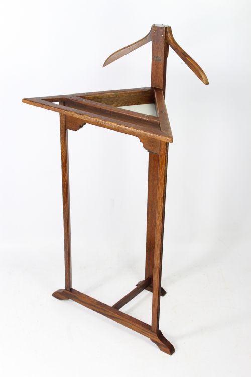 fig 1. Art Deco Gentleman’s Floor Standing Suit Hanger