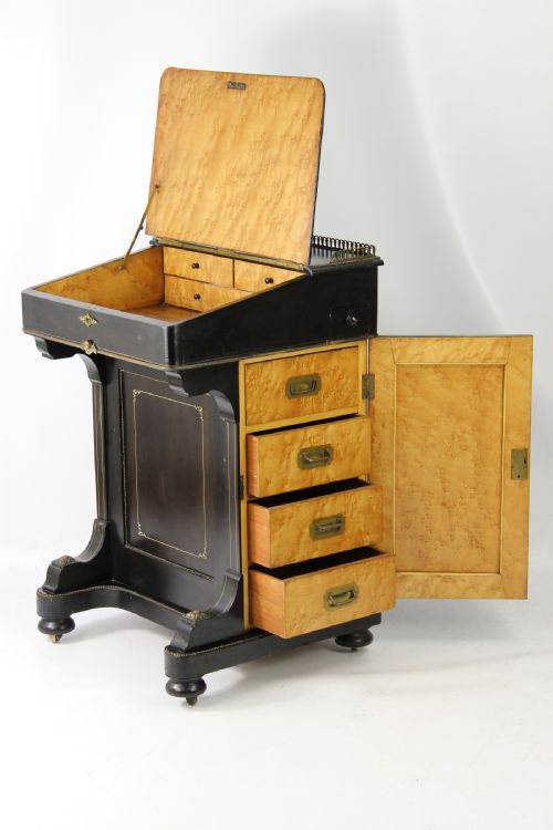 Victorian Ebonised & Inlaid Davenport