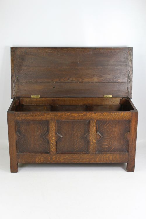 fig 1. Panelled Oak Blanket Chest