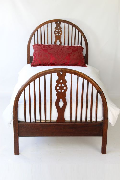 fig 2. Heals Oak Single Bed