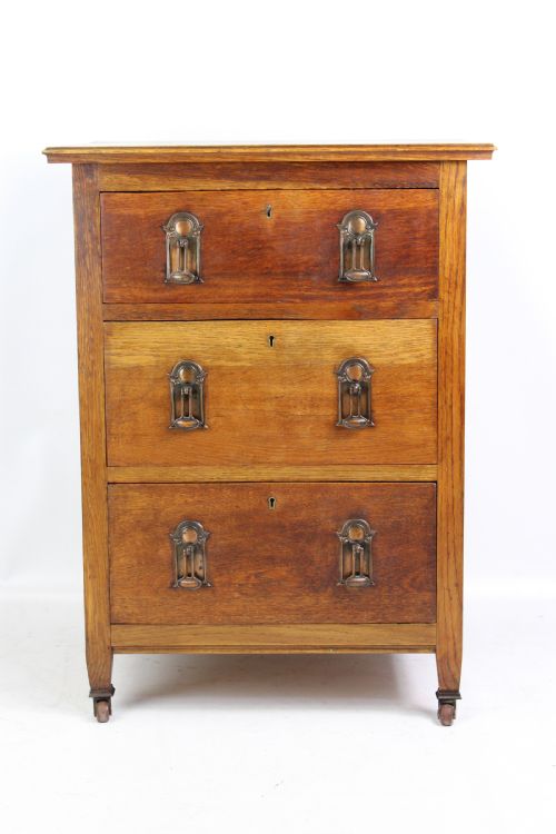 Edwardian Arts & Crafts Oak Chest of Drawers