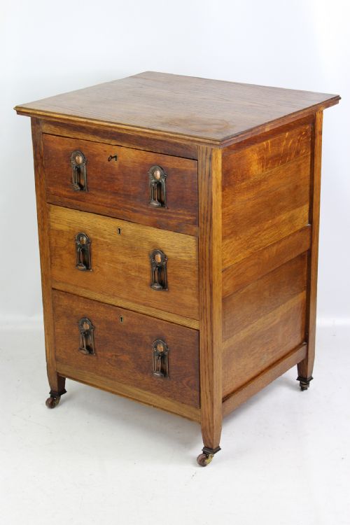 fig 1. Edwardian Arts & Crafts Oak Chest of Drawers