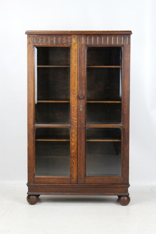 Small & Slim  Oak Bookcase