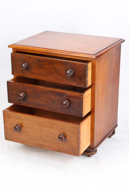 fig 1. Small Victorian Mahogany Commode Chest of Drawers