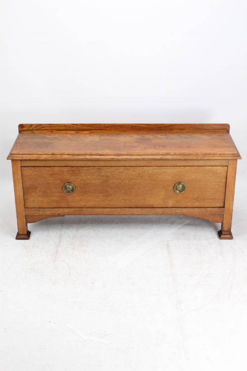fig 1. Edwardian Arts & Crafts Oak Chest