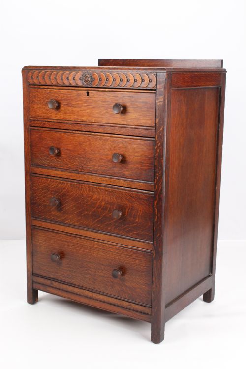 fig 1. Small 1920s Oak Chest of Drawers