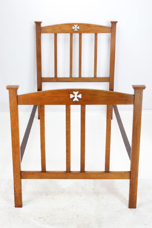 fig 1. Edwardian Arts & Crafts Oak Single Bed